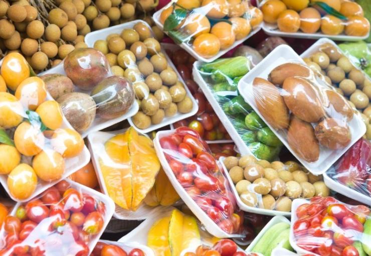 RAPPEL : Les emballages plastiques interdits sur une trentaine de fruits et légumes au 1er janvier 2022
